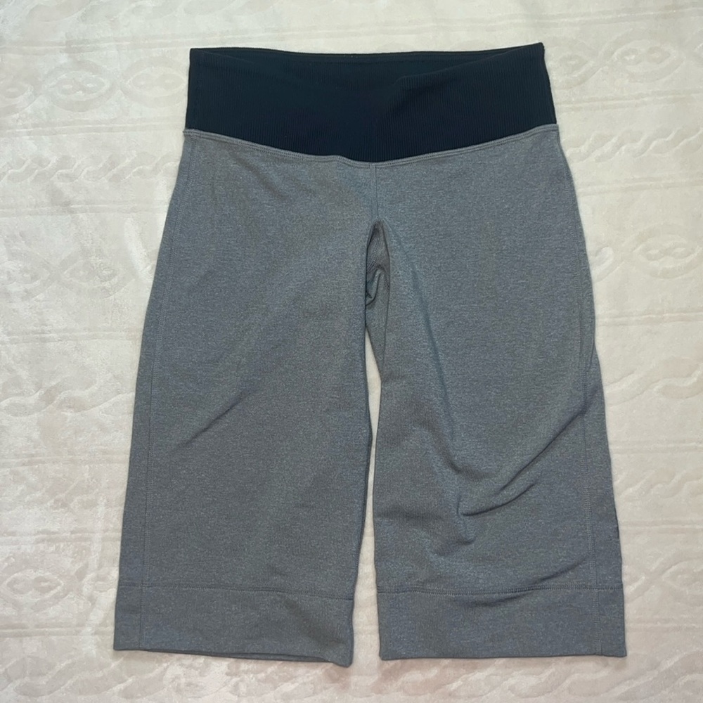 Lululemon‎ Clam Digger shorts